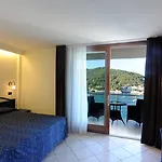 - Del Faro Ξενοδοχείο 4*