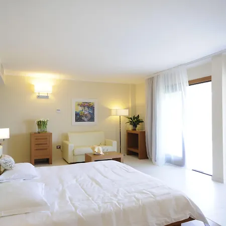 - Del Faro 4* Pugnochiuso