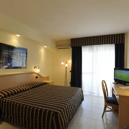- Del Faro Hotel