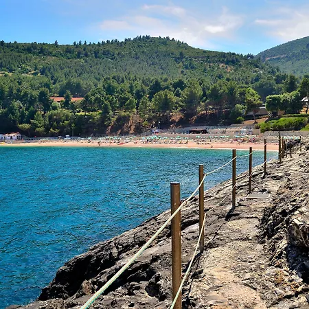 - Del Faro 4* Pugnochiuso